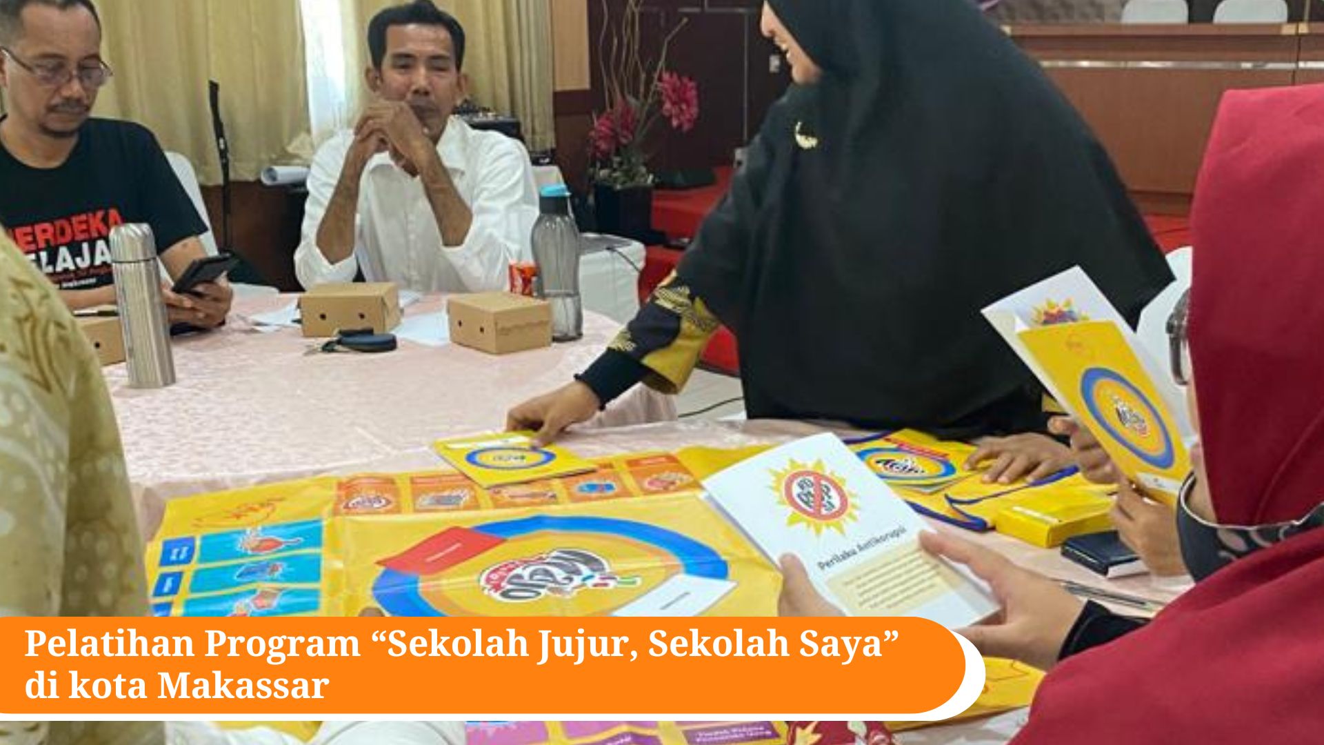 Siswa antri di Kantin Jujur SDN Menteng 03 Jakarta Pusat(1)