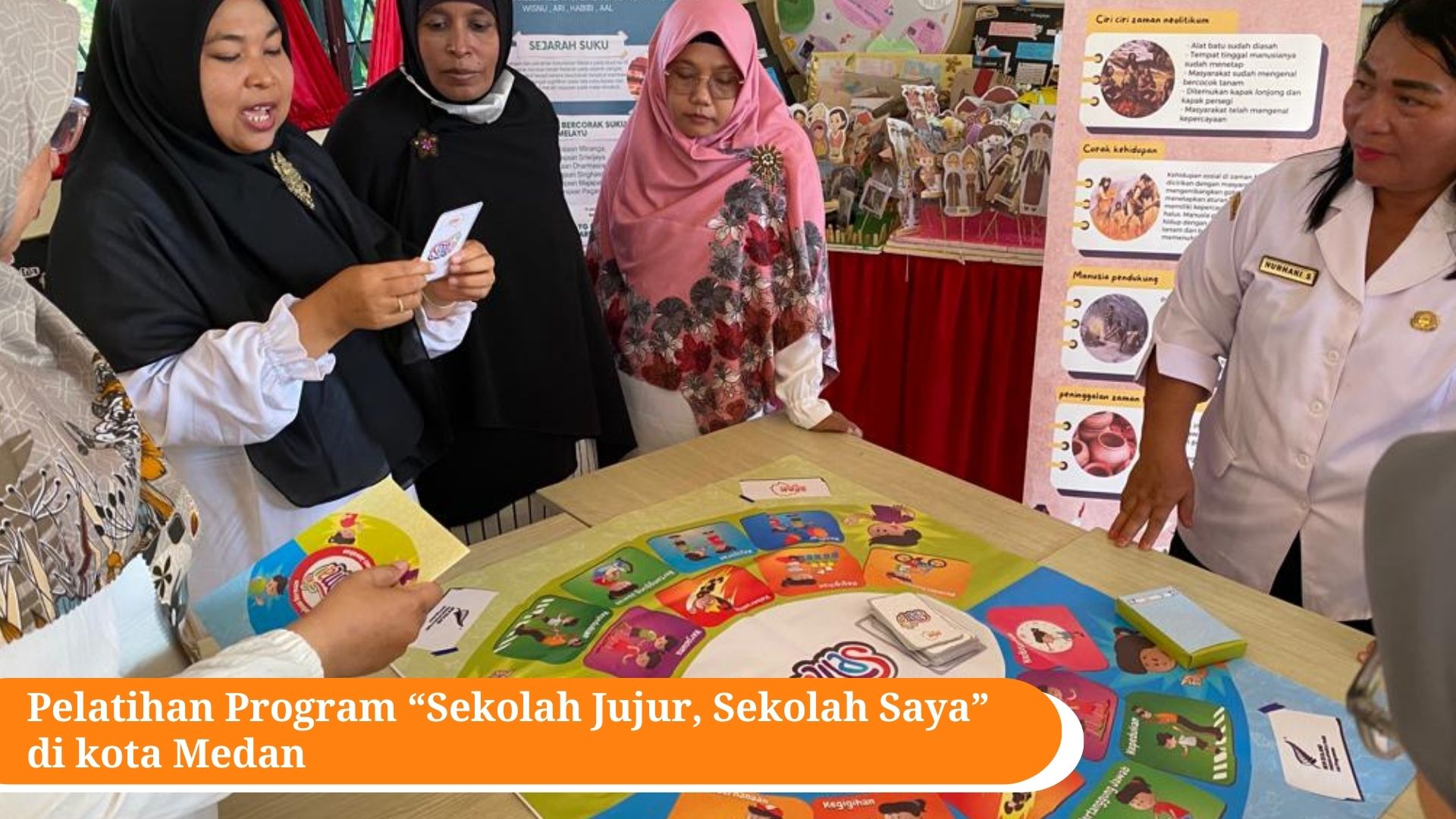 Siswa antri di Kantin Jujur SDN Menteng 03 Jakarta Pusat(3)